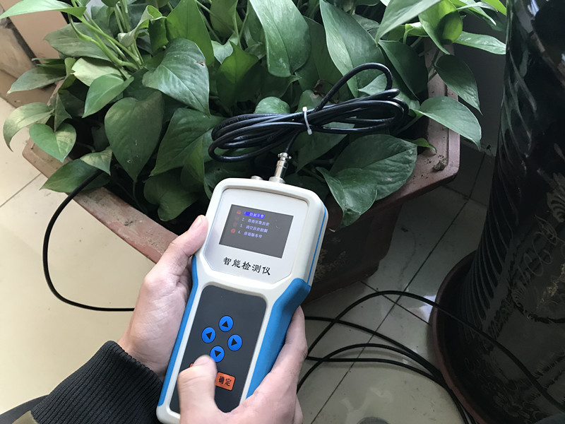 土壤水分溫度檢測(cè)儀用來(lái)養(yǎng)花很合適